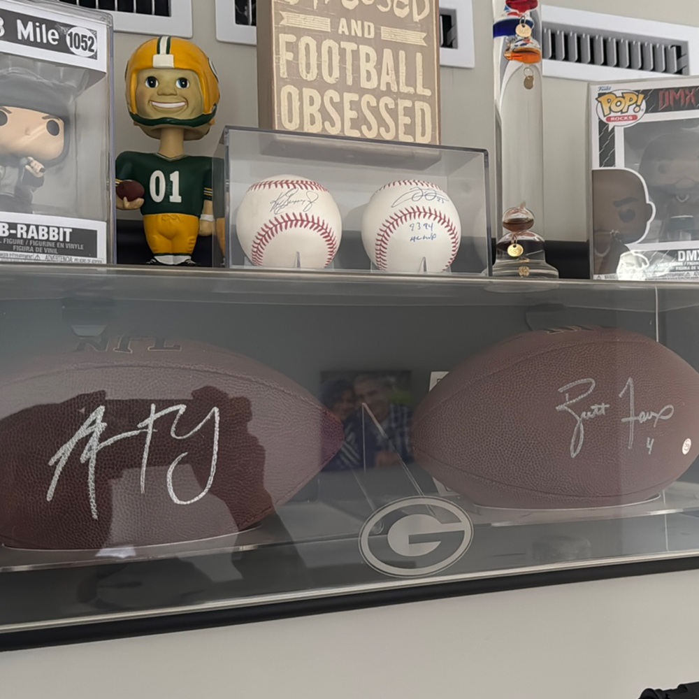 NFL LEGENDS AARON RODGERS AND BRETT FAVRE NFL AUTOGRAPH FOOTBALLS WCOA & CASE!!